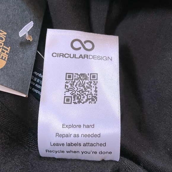 The North Face Women’s Half Dome Full Zip Black Hoodie - Picture 9 of 10